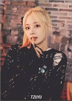 TWICE キャンディボン　ツウィtzuyuカバー付 Amazon.co.jp: TWICE TZUYUツウィうちわSPECIAL : ホーム＆キッチン