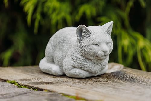 Chat couché en pierre gris D1150 - Décoration extérieure antigel durable