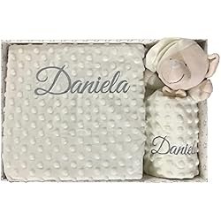 Cesta Regalo Recien Nacido Carrefour mibebestore Set de Manta + Dou dou Personalizado con Nombre Bordado, Regalos Padres Primerizos, básicos recién Nacido bebé, Baby Shower