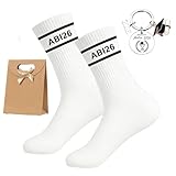 ABI 2026 Sportsocken, Abitur Geschenke für Jungen und Mädchen, Bestandene Prüfung Geschenk mit Schlüsselanhänger Geschenkbeutel, Universelle Größe, Abitur 2026 Geschenke als Motivationsgeschen