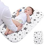Pratique à transporter : ce matelas à langer portable dispose d'un design pliable pour un rangement peu encombrant, offrant une construction légère qui simplifie le transport, offrant aux parents une solution pratique pour changer les couches tout en voyageant ou en visitant les espaces publics