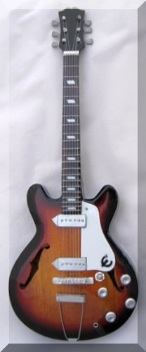 JOHN LENNON Miniature Guitare Sunburst - Les Beatles, Paul McCartney, John Lennon, RIngo Starr, George Harrison JOHN LENNON Miniature Guitare Sunburst – Image 3