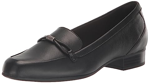 Clarks Collection Women's Juliet Shine Loafer, Black Leather, 7.5 Medium US by Clarks - Used condition - CA$50.22
