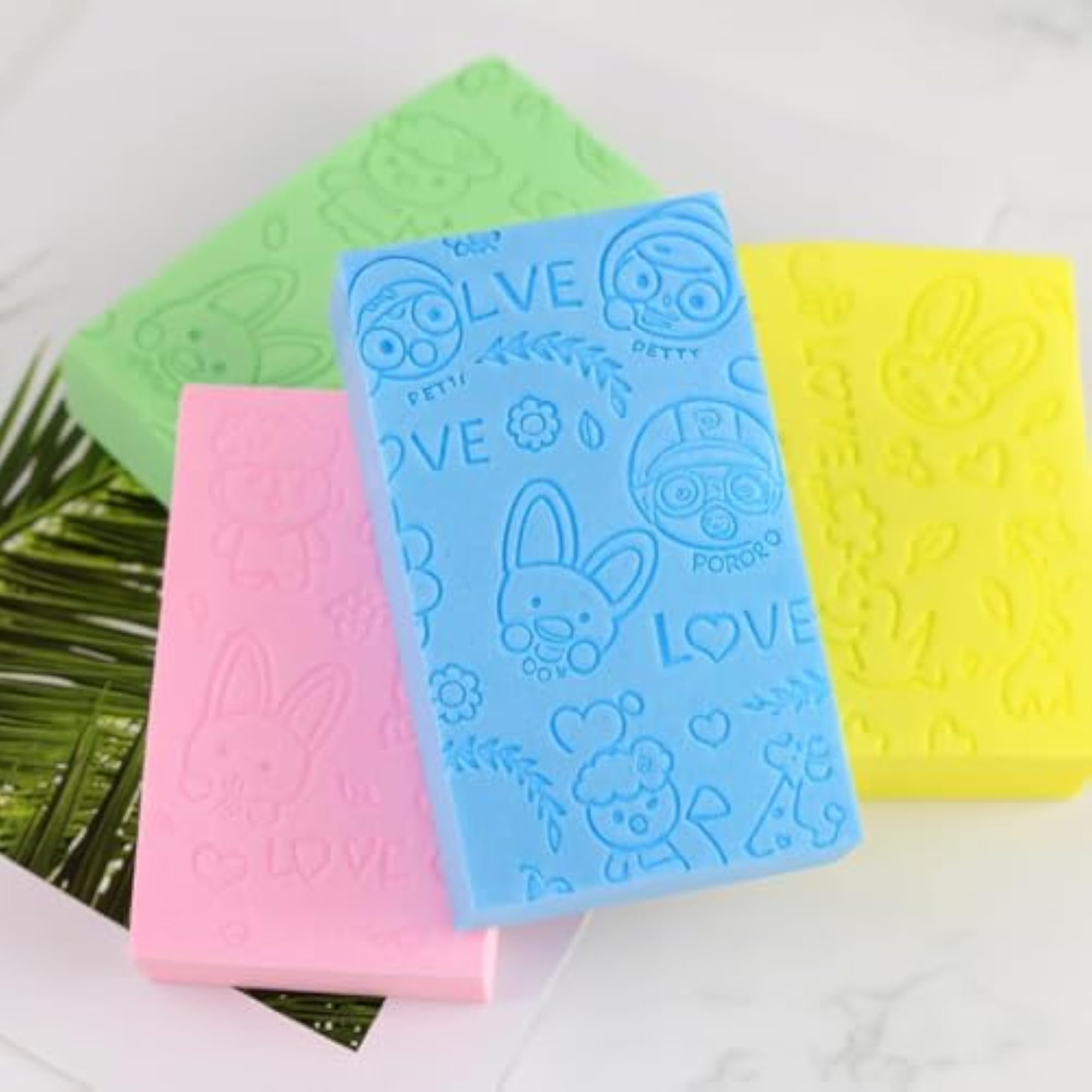 Exfoliating Bath Sponge for Gentle Peeling and Dead Skin Removal