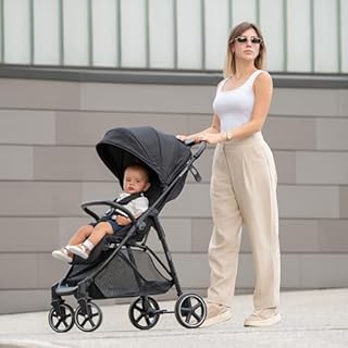 KikkaBoo ALEXA Passeggino Leggero dalla nascita fino a 22 kg, Pieghevole con una mano, Schienale reclinabile, Ruote con sospensioni, Poggiapiedi regolabile, Cintura di sicurezza a 5 punti, Nero