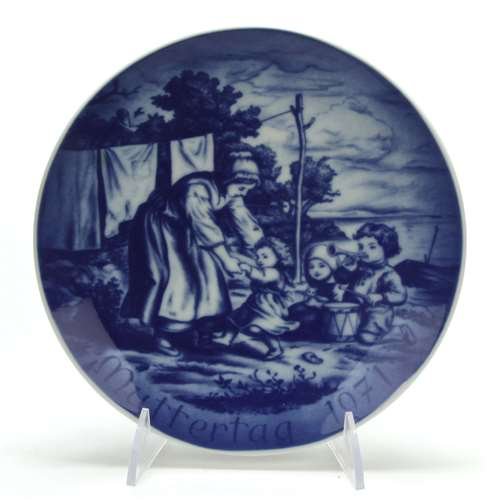 Mother's Day by Bareuther, Porcelain Decorators Plate, Mother And Childern