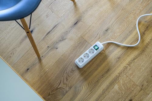 Brennenstuhl Eco-Line, Steckdosenleiste 3-Fach (Mehrfachsteckdose mit erhöhtem Berührungsschutz und Schalter) (weiß, 3,0m)