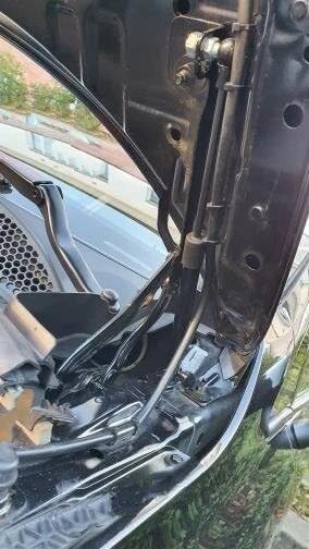 Vérins d'assistance de capot Opel Corsa E modification avant - 3