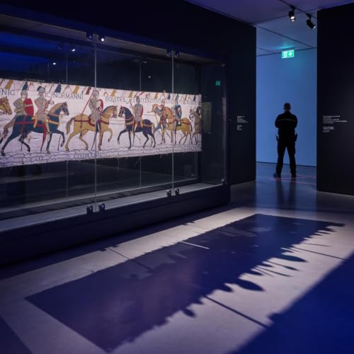 Middeleeuws Tapijt van Bayeux 's nachts en onder strenge beveiliging naar Londen