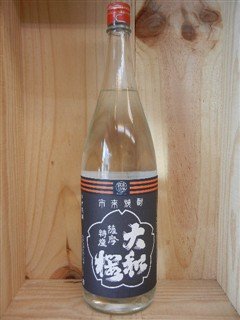 Amazon.co.jp: 芋焼酎 大和桜 ヒカリ 1.8L : 食品・飲料・お酒