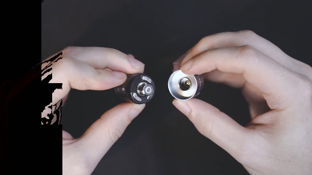 elfbar nachfüll pod läuft aus Original VAPTIO Cosmo Prime Kit Cigarette électronique 2400mAh 40W Kit de  démarrage, Vape Pen avec 2pcs Cosmo Bobine 0.4ohm(C8) / 1.0ohm(C5),Sans E  liquide Sans Nicotine (gris) : Amazon.fr: High-Tech