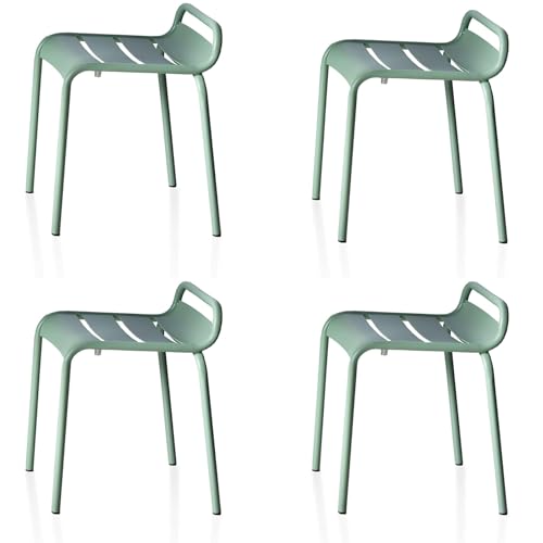 Chaises de patio en métal empilables pour optimiser l'espace de votre balcon