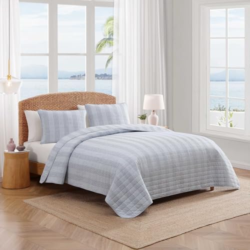 Tommy Bahama - Queen Quilt Set, Lightweight Bedding, 3-Piece Set by Tommy Bahama - Used condition - Image 2