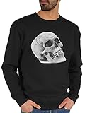 Wenn du noch auf der Suche nach dem perfekten Halloween-Outfit bist und keine Lust auf ein Kostüm a la Vampir, Geist und Kürbis bist, dann machst du mit dem gruseligen Skelett-Kopf alles richtig