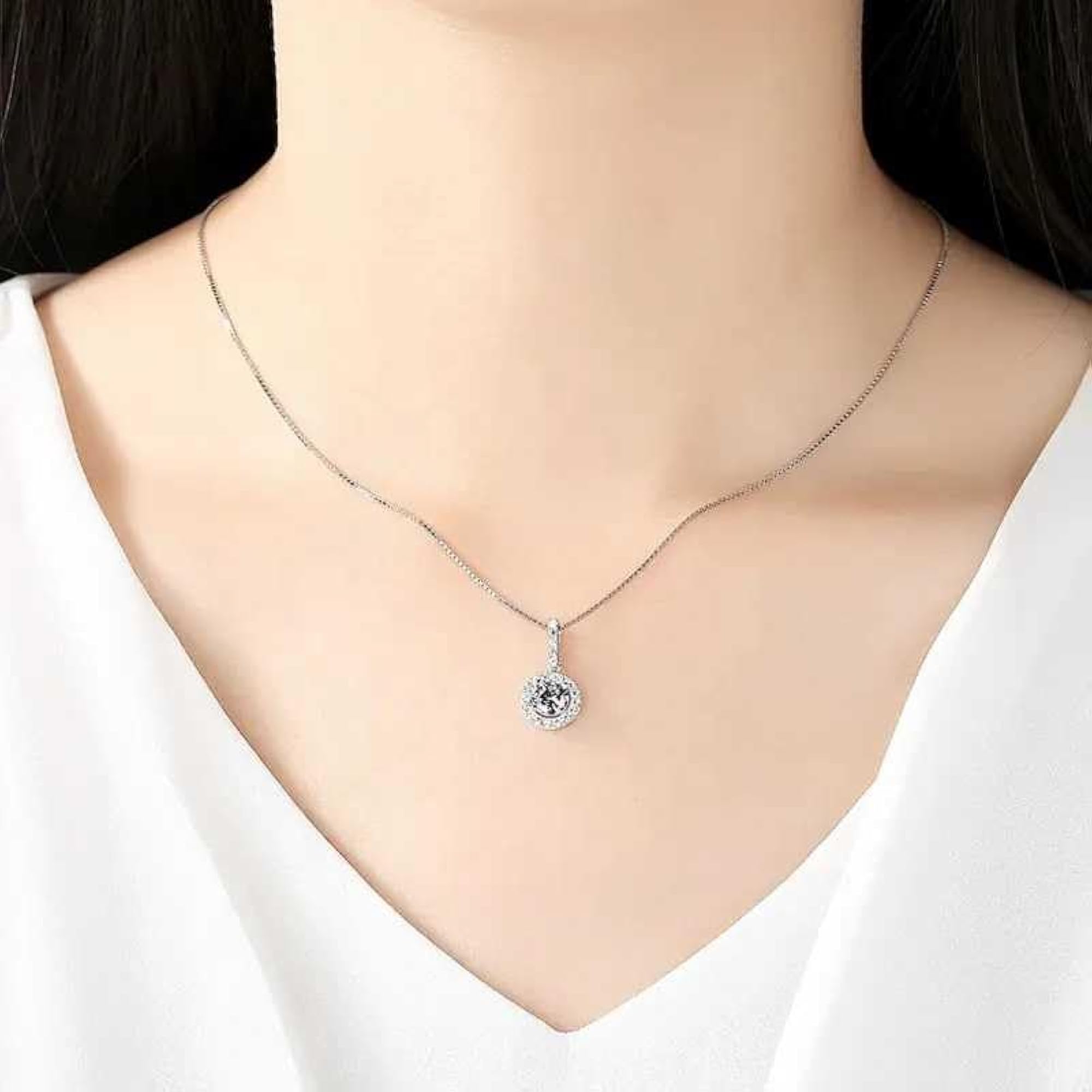 Bling Queen Solitaire Cluster Necklace