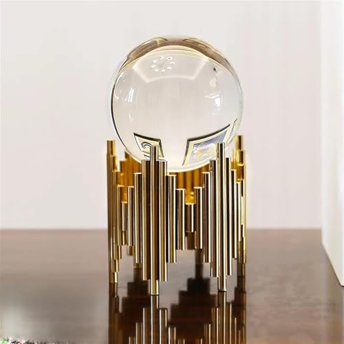 Boule de cristal pour briser la monotonie d'un meuble de salon vide