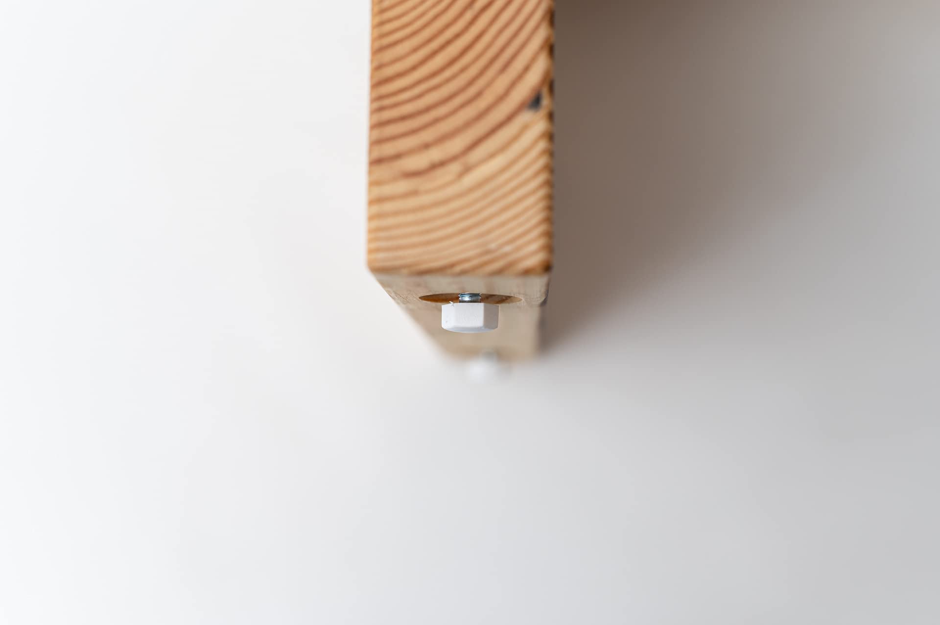 Woodworms Futterstation mit 2x 800ml Edelstahlnäpfen, handgemachte Echtholz Hundebar für kleine und mittlere Hunde