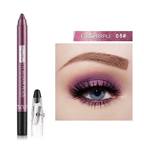 Lápiz de sombra de ojos en forma de perlado para una fácil aplicación y un resultado de color intenso.