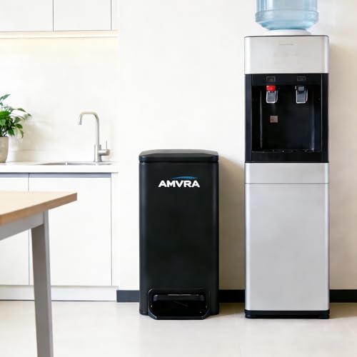 Papelera pequeña de baño con tapa y pedal 6 litros negra miniatura 4