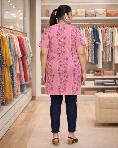 Image of In Love Women's All-Over Printed Cotton Plus Size Longline T-Shirt with Pockets