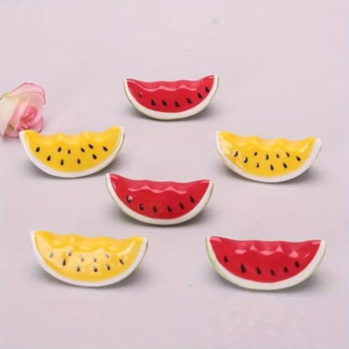 箸置き かわいい 6個セット かわいいスイカのセラミック箸置き ミニレッド&イエロースライスとグリーンリーフ ホームデコや家族集まりに最適 遊び心あふれるデザイン 耐久性のある陶器製