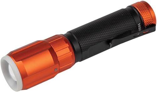 Miniatura 9 de Klein Tools Linterna LED recargable 56412 con luz de inundación, 500 lúmenes, USB-C recargable, clip de bolsillo, imán, para trabajo profesional