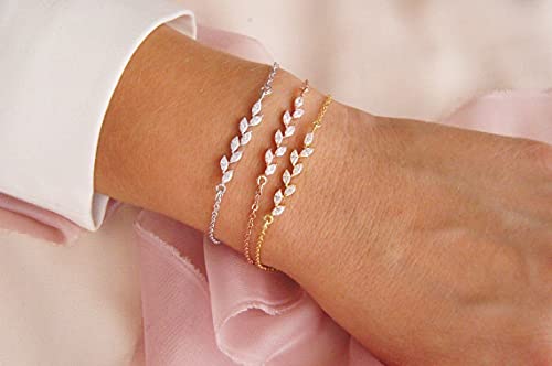 VIROMY Cubic Zirconia Classic Tennis Bracelet 18K Gold Plated Adjustable Pull Chain Tennis Bracelet Minimalist CZ Simulated Diamond Bracelets Everyday Jewelry Gifts for Women4