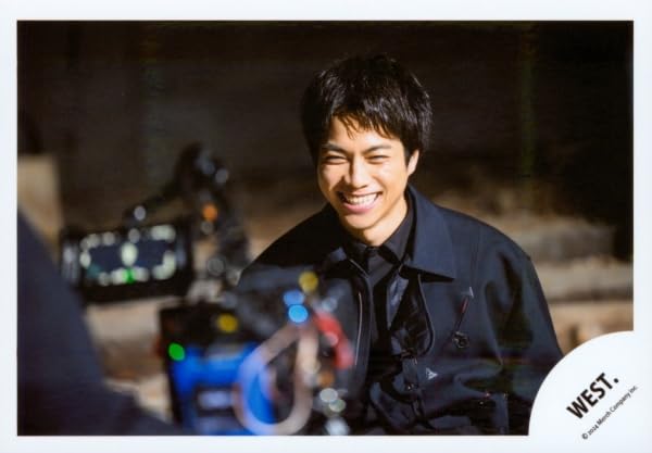 Amazon.co.jp: WEST. 公式生写真 （重岡大毅）WA01394 : おもちゃ