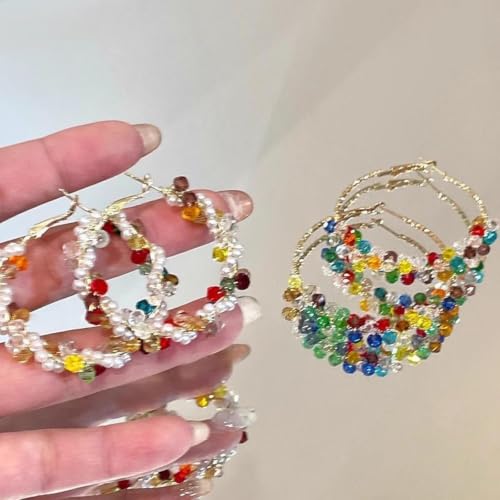 Boucles d'oreilles multicolores en cristal créant un éclat de féminité