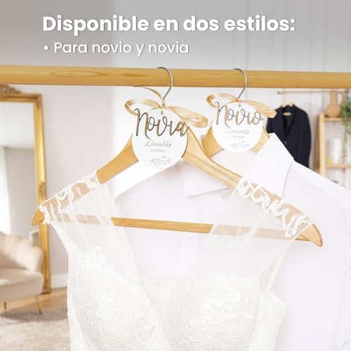 Miniatura 5 de Percha Personalizada Para Novias Y Novios - Madera Con Detalle En Metacrilato - Nombre Y Fecha Grabados - Percha De Boda Y Recuerdo Especial Novio