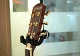 The Guitar Hanger: Oszczędzaj miejsce na gitarę w szafie i garderobie - pasuje do prawie wszystkich główek - szybka wymiana instrumentu - czarny
