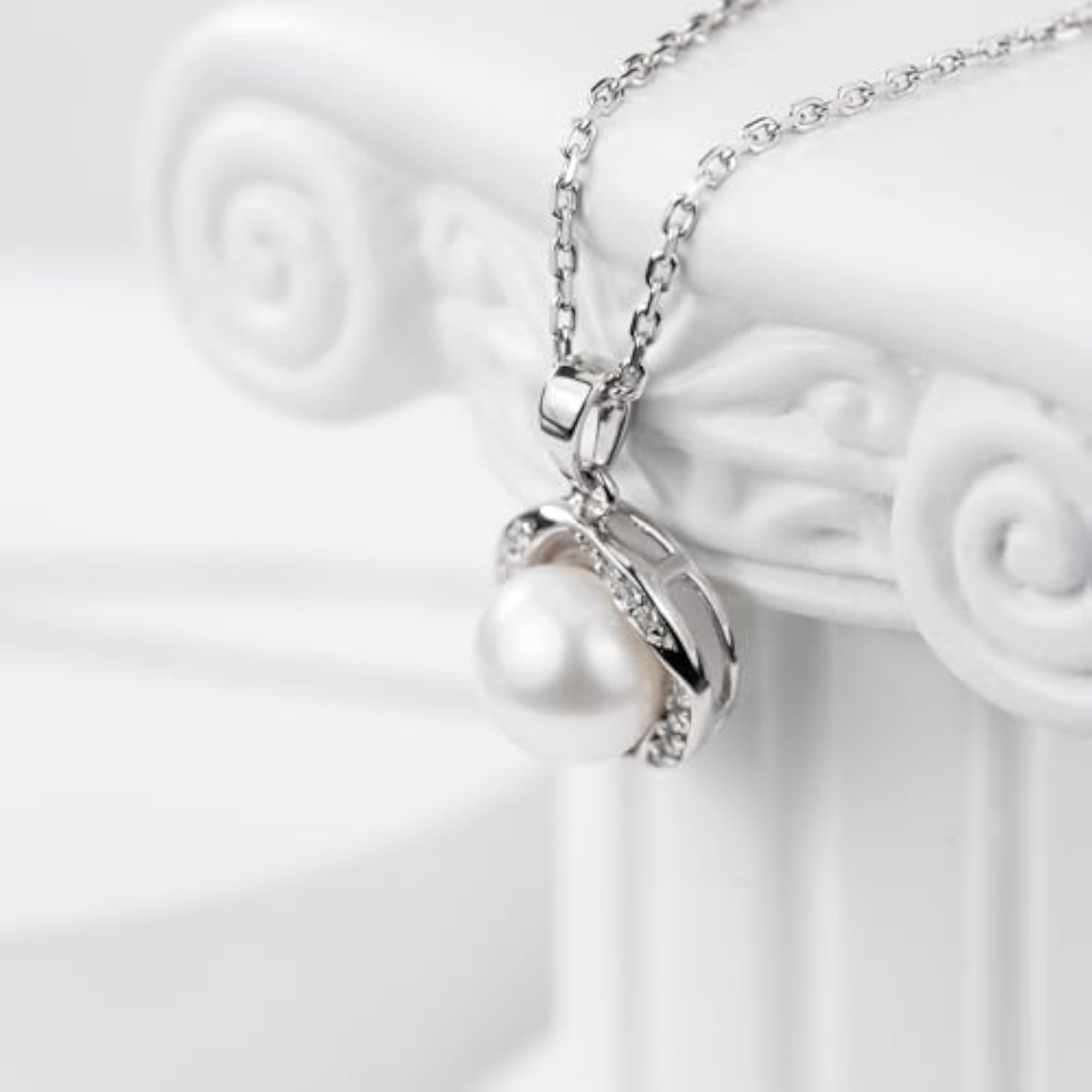 925 Sterling Silver Clover Pearl Necklace with Zircons Pendant