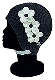 Este modelo ha aparecido en muchas publicaciones líderes de moda y época en sus diferentes colores y ha sido utilizado por diseñadores de exposiciones de museo para recrear una exposición vintage profesional. Estos gorros de natación clásicos y ornamentados son perfectos para sesiones de fotografía ideales para su uso en diseño de moda o proyectos de arte.
