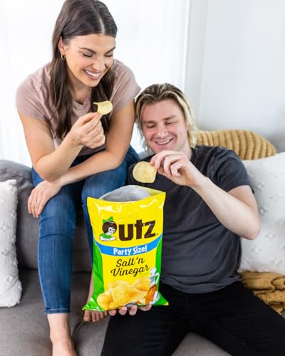 Utz Salt & Vinegar Potato Chips, 1 oz Bags (42 Count) | Classic salty seasoning with lip-puckering vinegar on flat-cut chips; individually wrapped for vending machines, gluten-free - image 4