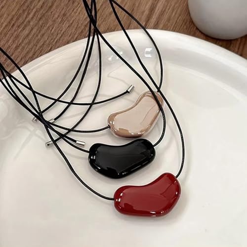 Collier petit cœur à la mode en résine rouge avec sa chaîne réglable - 5