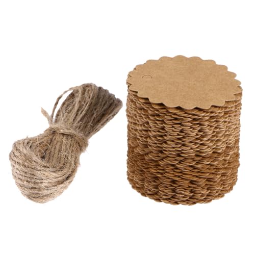 Etiquetas de equipaje y papel kraft con cuerda para detalles únicos en regalos creativos