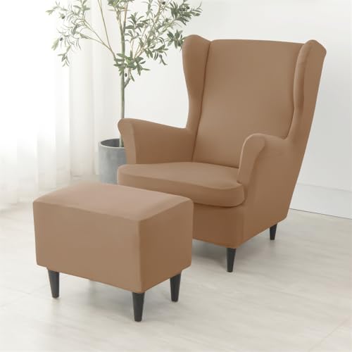 Evite tapizados caros con la funda elástica para sillón orejero y otomana lavable camel