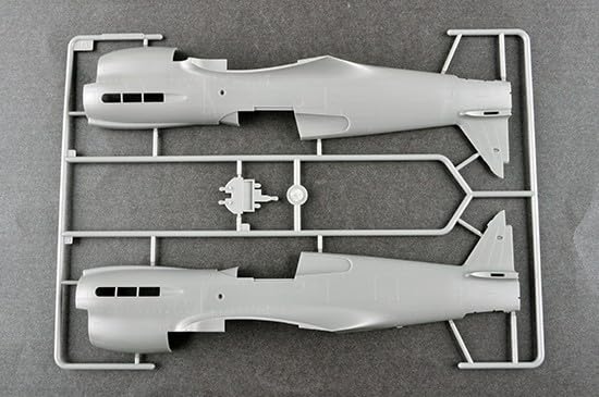Maquette avion P-40E War Hawk pour modélisme militaire chasseur de la seconde guerre