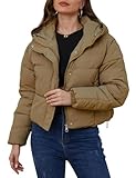 Design matelassé : avec un motif matelassé contemporain qui ajoute une touche de texture sophistiquée. La coupe ajustée et décontractée ainsi que les options de couleur unie créent une silhouette élégante qui rehausse sans effort votre garde-robe d'hiver quotidienne.