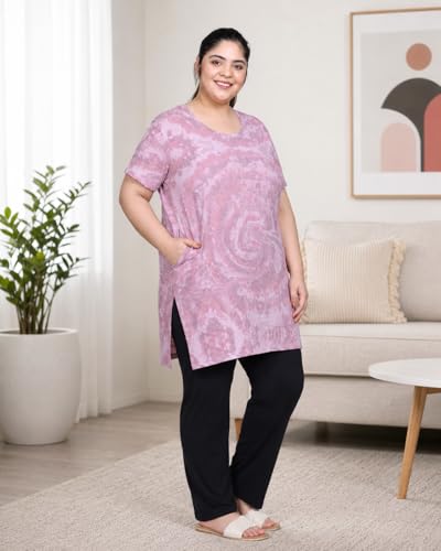Image of In Love Women's All-Over Printed Cotton Plus Size Longline T-Shirt with Pockets