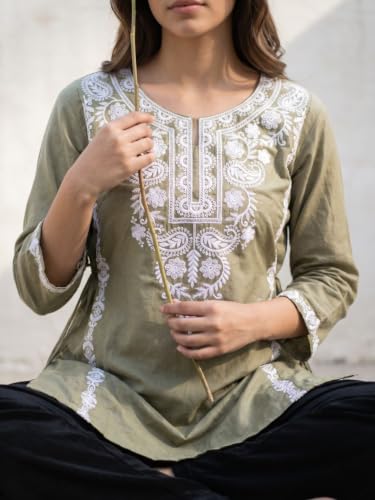 Image of Naixa Women's Pink Cotton Printed Straight Kurta with Pant and Dupatta Set