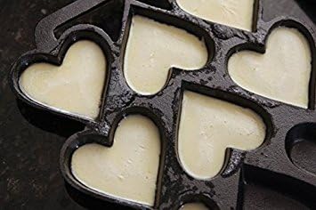 Cast Iron Heart Shaped Cake Pan - 9 x 7.5 Inch