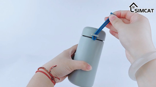 Simcat botella de agua pequeña de acero inoxidable aislada al vacío de 9 oz con mango miniatura 7