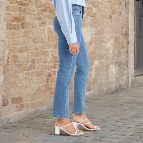 Image of Levi's Women's 724 High Rise Straight Jeans