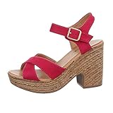 Plateausandaletten für Damen sind längst zu trendigen Sommerschuhen geworden. Kein Wunder, denn es gibt sie in allerlei Formen und Farben. Auf diese Weise findet jede Frau ihr Lieblingsmodell - ob in Weiß, Schwarz, Gold oder Rot. Mit Keilabsatz wird das Bein optisch gestreckt. Zudem bieten sie einen angenehmen Tragekomfort. Kombinieren lassen sich die Sandaletten prima zum leichten Sommerkleid oder zum lässigen Hippie-Style.