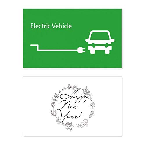 Tarjeta conmemorativa de Año Nuevo sobre enchufe de carga de vehículo eléctrico