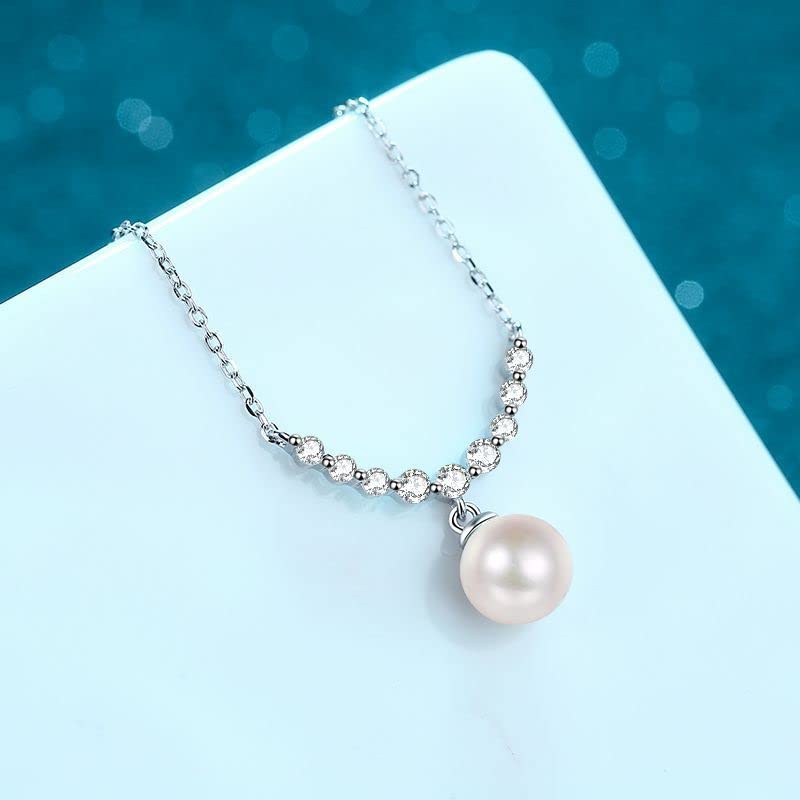Collier moissanite pendentif sourire perle pour look quotidien