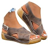 chaussure compensée ouverte noir Forme et confort de la chaussure : la forme de la chaussure est conçue pour épouser la forme de vos pieds ; la hauteur du talon est modérée et ergonomique, ce qui permet de répartir la pression exercée sur le pied ; la semelle intérieure souple intégrée épouse la voûte plantaire et offre un bon maintien, ce qui peut soulager la fatigue du pied. Alliant esthétique et confort, cette chaussure est idéale pour les trajets quotidiens.