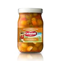 Carbonell - Aceitunas Verdes Partidas con Hueso, Estilo Gazpacha, Variedad Manzanilla, con Vegetales, Aliño de Ajo y Vinagre, con Guindilla y Pimentón Rojo, para un Toque Picante - 450 g