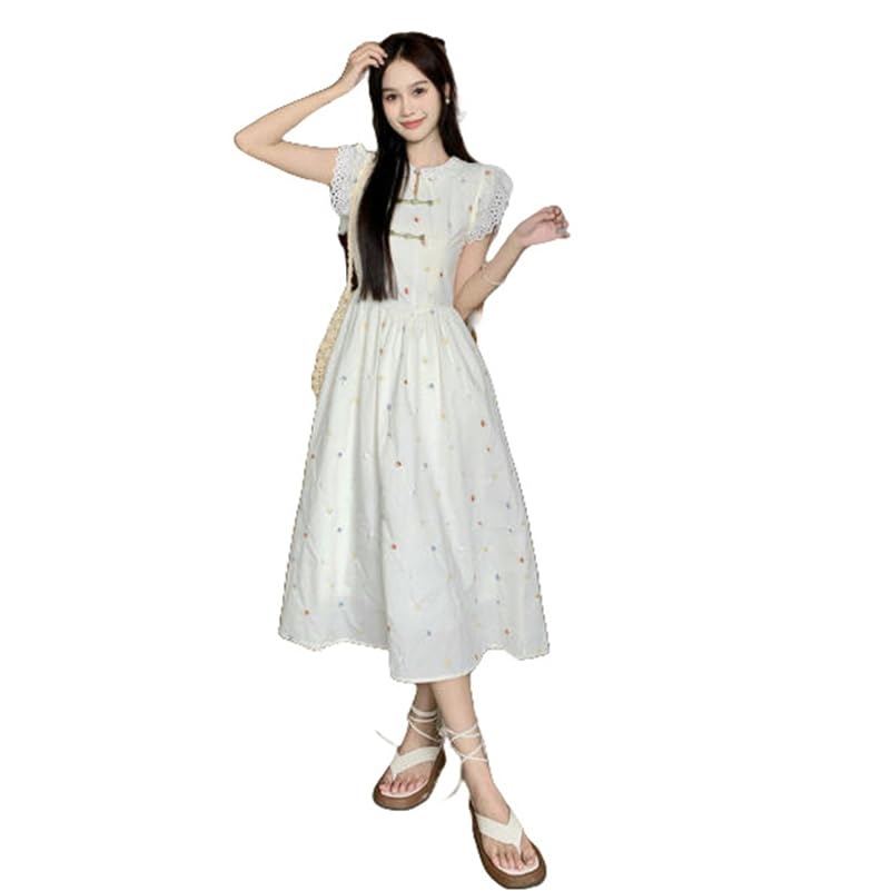 Robe trapèze moulante pour événements chic à imprimé et boutons grenouille